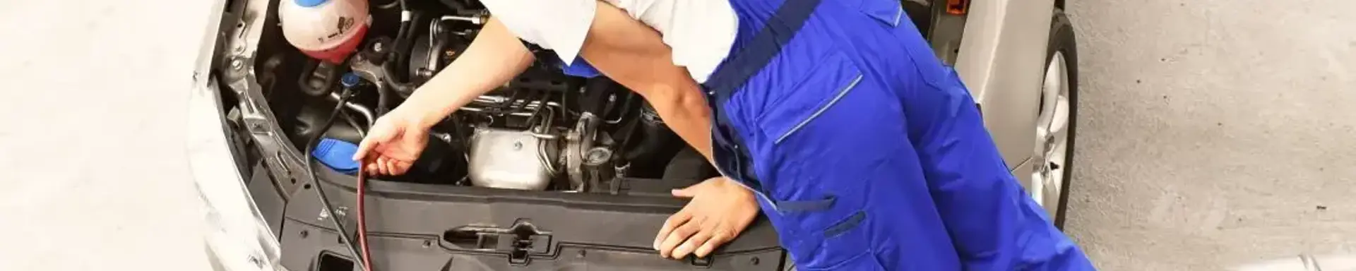 Klimaanlage befüllen: Darauf kommt es an Die Grafik zeigt die Funktionsprüfung einer Klimaanlage samt Befüllen mit neuem Kältemittel.