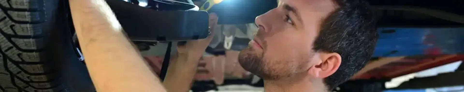 Stoßdämpfer am Auto Page Intro Ratgeber Stoßdämpfer